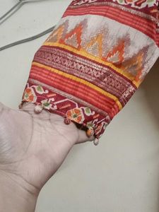 Elegant Ethnic Kurta with Striking Print