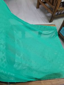 Elegant Emerald Green Dupatta with Lace Trim