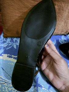 Pointed toe Sandals