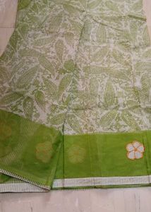 Green Cotton Saree with Paisley Motifs