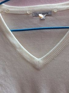 Vintage Harve benard -Cream V-Neck Knit Top