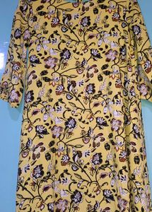 Floral Print Tie-Neck top