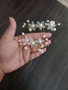 Floral Pearl Hair Pins