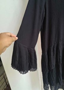 ZARA Chic Black Pleated Midi Dress with Belt