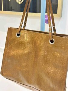 guess logo Stylish Embossed Tote Bag