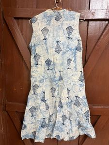 Blue Kite Print Sleeveless Kurta