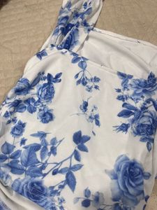 Blue floral print crop top
