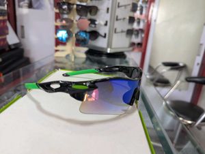 Sporty Mirrored Sunglasses