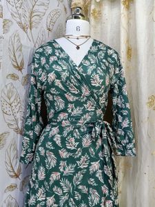 ✨Elegant Green Leaf Print Wrap Dress✨