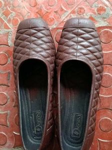 Stylish Black Women's Sandals and Belli