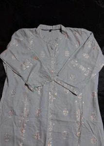Elegant Embroidered Kurti