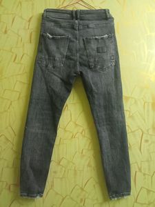 Zara Ripped Jeans 👖 For Women