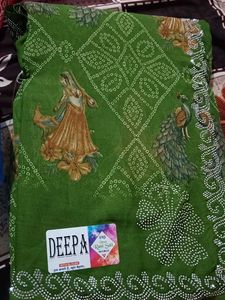Elegant Green Saree with Peacock &amp; Lady Print