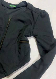 Chic Black Cropped Jacket