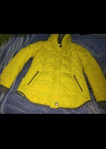 Winter yellow jacket hoodie and top free