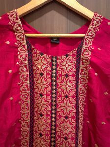 Embroidered Pink Kurta Set