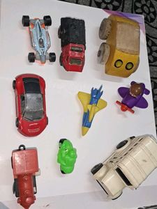 Assorted Vintage toys & FMCG freebies