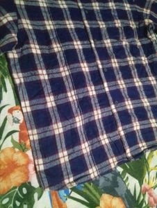 women's Blue Plaid Short Sleeve Shirt