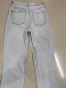 Light Wash Ripped Jeans