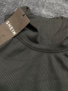 Shein Highneck.