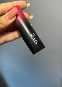 staze 9to9 triangle lipstick
