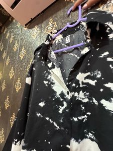 Stylish Black &amp; White Print Shirt👀🦋