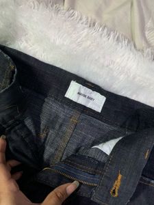 Chic Dark Wash Denim Mini Skirt