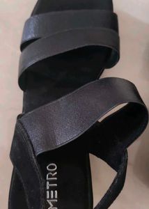 Black Metro Sandals