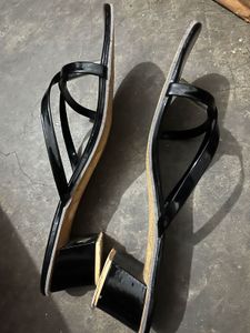Chic Black Flip-Flops Sandals