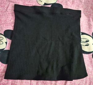 black skirt