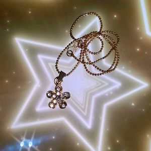 Sparkling Gold Flower Pendant Necklace