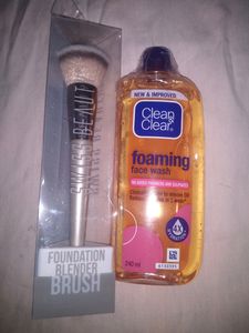 Combo Of Face Wash And Brush