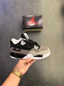 Air Jordan 4 Retro