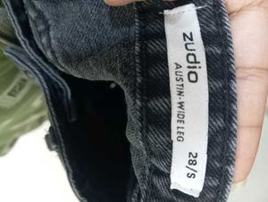 Classic Black Wide-Leg Jeans