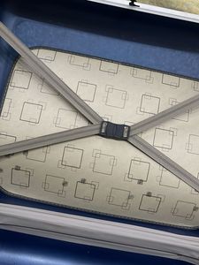 vintage VIP Hard-Case Blue Suitcase (22 Inch) - Un