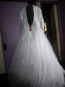 White wedding gown ( bust size adjustable)