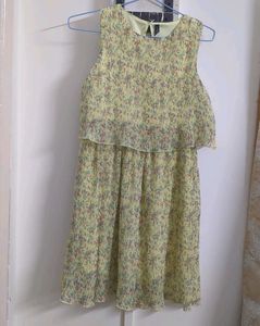 Chic Floral Pleated Midi Dress