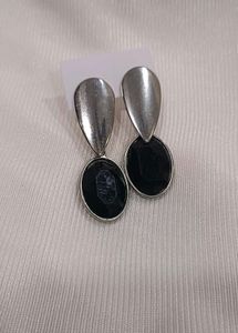 Elegant Black Oval Drop Earrings