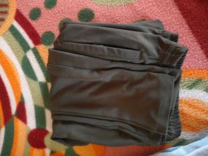 set of 5 women jeans... plus one lower free
