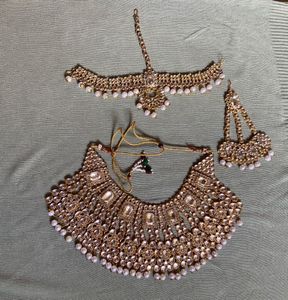 Exquisite Kundan &amp; Pearl Necklace Set