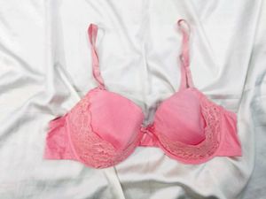 🇳🇿💫🎀Pretty Pink Lace Trim Bra