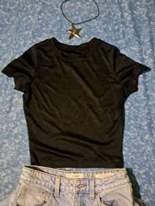classic black fitted crop top .