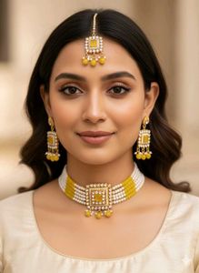 Stunning Yellow & Pearl Jewellery Set