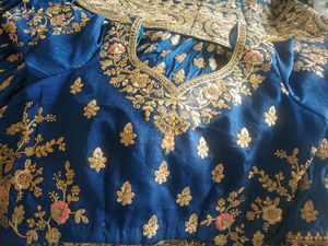 Boutique peice Ruched patern at bottom Stitched le