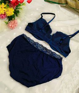 Elegant Navy Lace Bra &amp; Panty Set