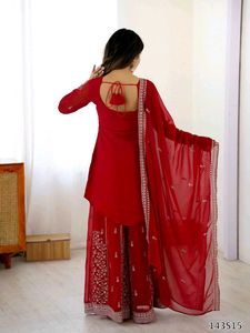 Royal Scarlet Nazraana