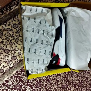 Stylish White &amp; Red Puma Air Sneakers