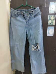 Light Wash Ripped Jeans