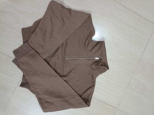 H&amp;M brown sweatshirt