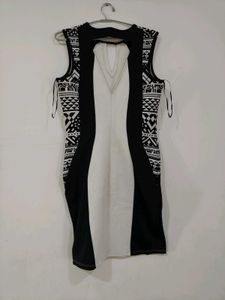 Black &amp; White Geometric Sleeveless Dress
